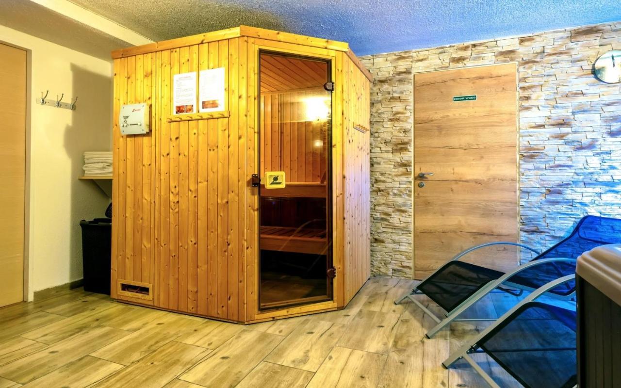 Hotel Stara Skola Na Sumave Hořice na Šumavě Buitenkant foto